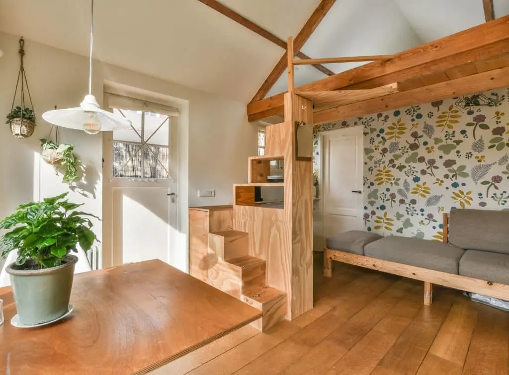 Box room with stair slope ideas - wooden design inspiration