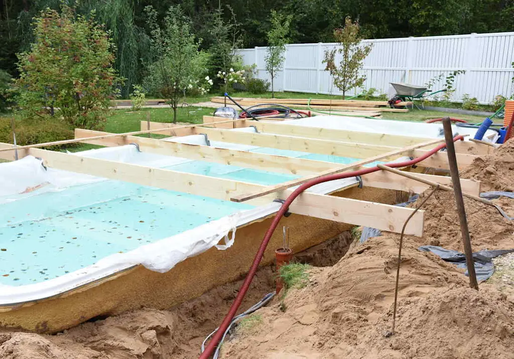 Swimming pool construction resized