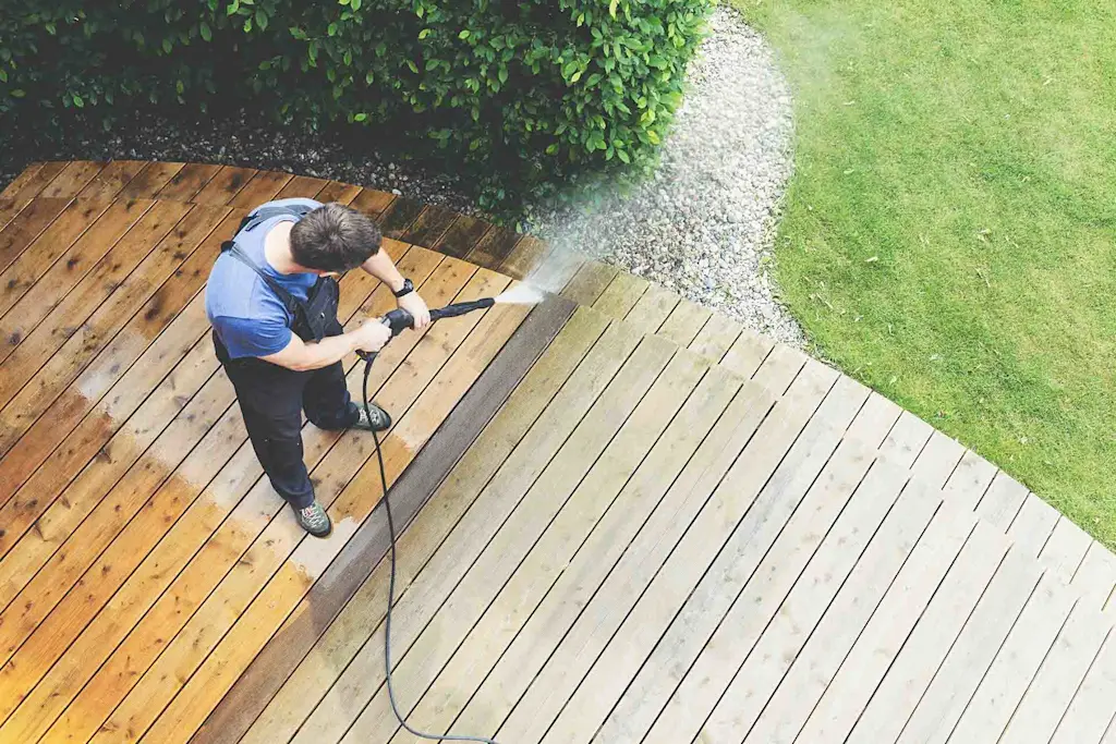 circular garden decking