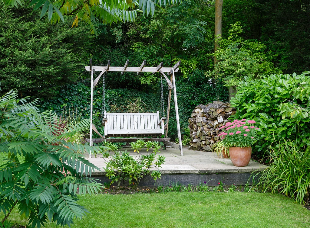Stone raised patio