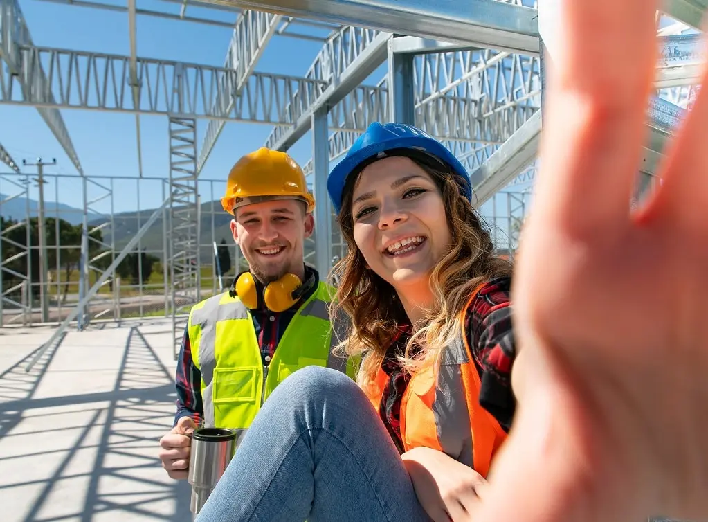 https://www.checkatrade.com/blog/wp-content/uploads/2024/08/construction-worker-selfie-for-social-media-post.jpeg
