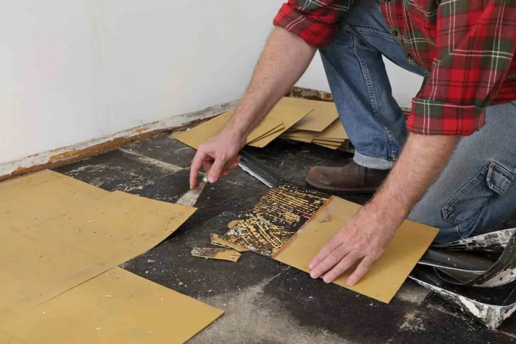 https://www.checkatrade.com/blog/wp-content/uploads/2022/03/Feature-vinyl-flooring-repair-cost-1-1024x683.jpg