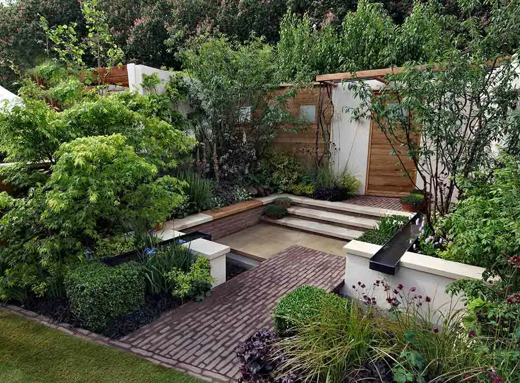 used raised border ideas to create a courtyard zone