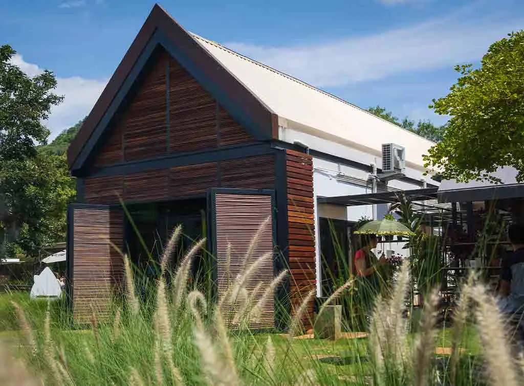 timber garage