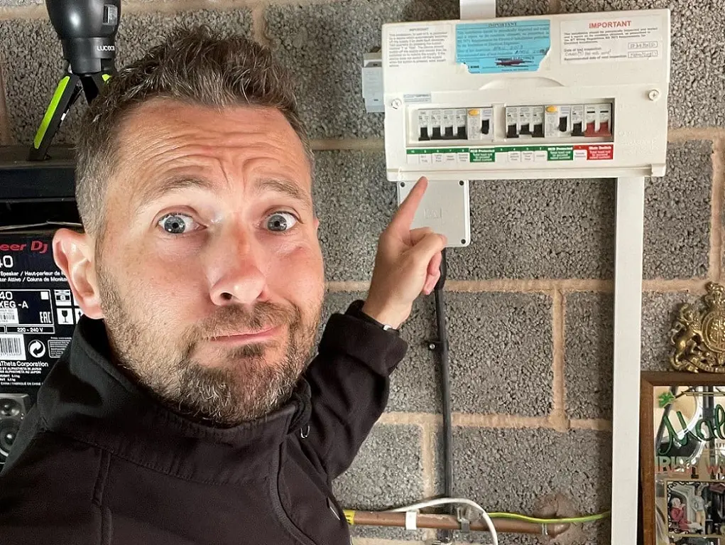 https://www.checkatrade.com/blog/wp-content/uploads/2024/02/mike-the-electrician-from-green-hawk-construction.jpg