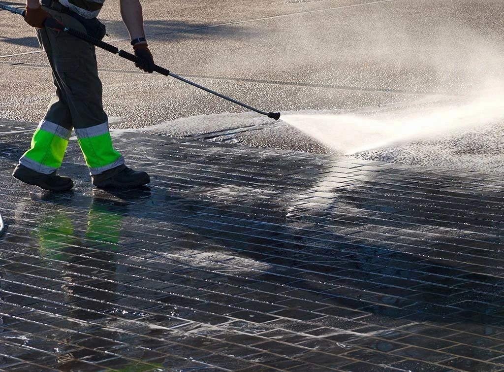 https://www.checkatrade.com/blog/wp-content/uploads/2024/03/how-to-run-a-successful-pressure-washing-business.jpg