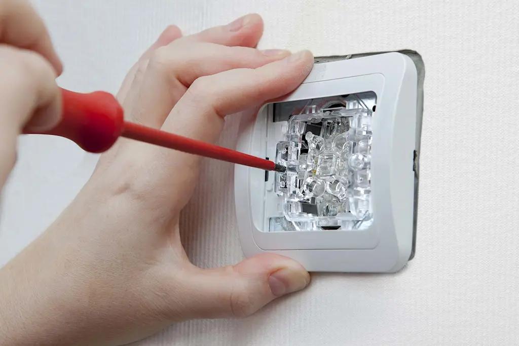 How to replace a light switch