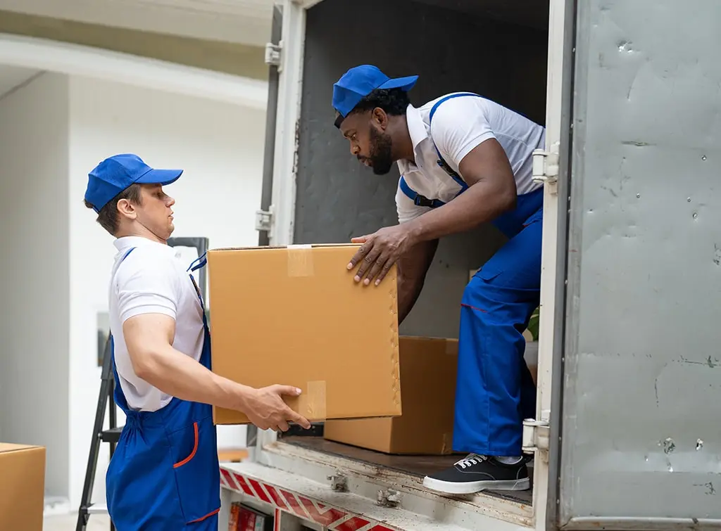 https://www.checkatrade.com/blog/wp-content/uploads/2024/01/removal-company-at-work.jpg