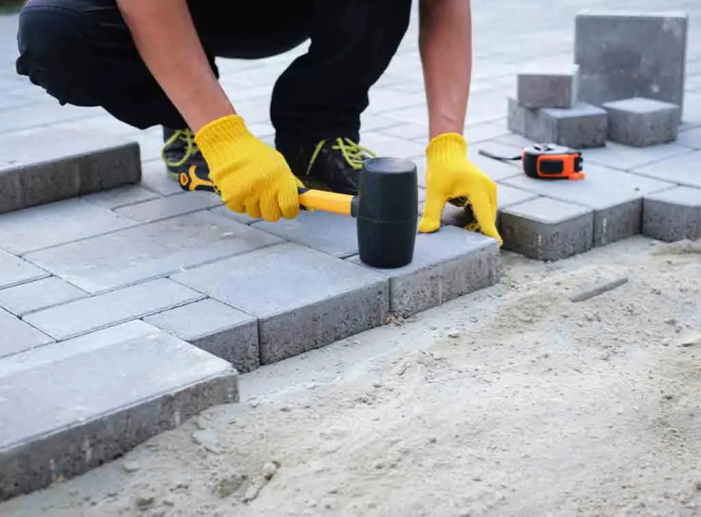 Laying slabs on sand