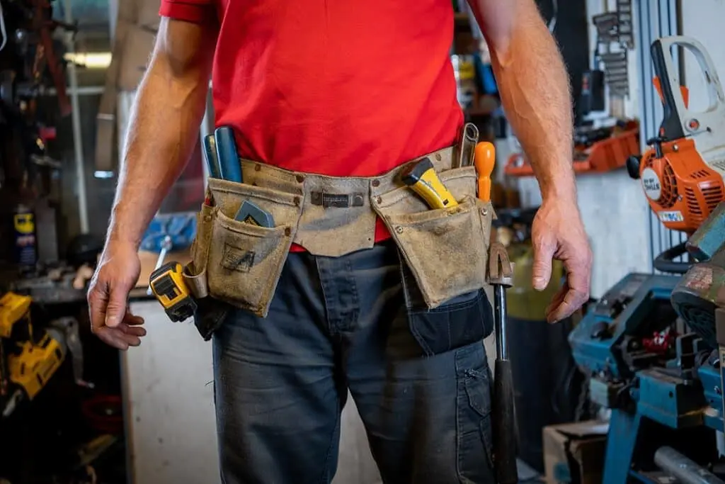 https://www.checkatrade.com/blog/wp-content/uploads/2023/09/Tradespeople-workwear-1024x683.jpg