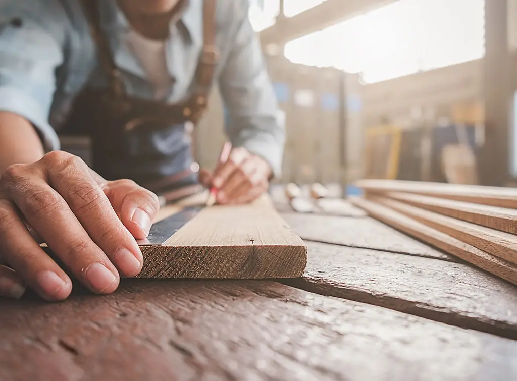 https://www.checkatrade.com/blog/wp-content/uploads/2024/02/trade-how-to-grow-a-carpentry-business.jpg