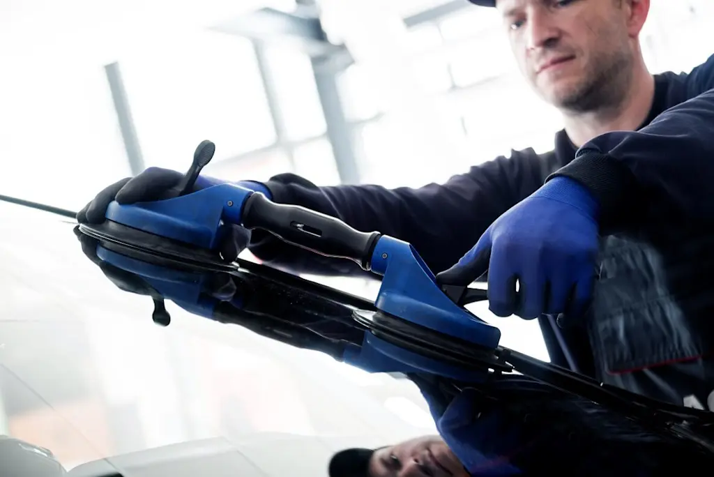 replacing a car windscreen