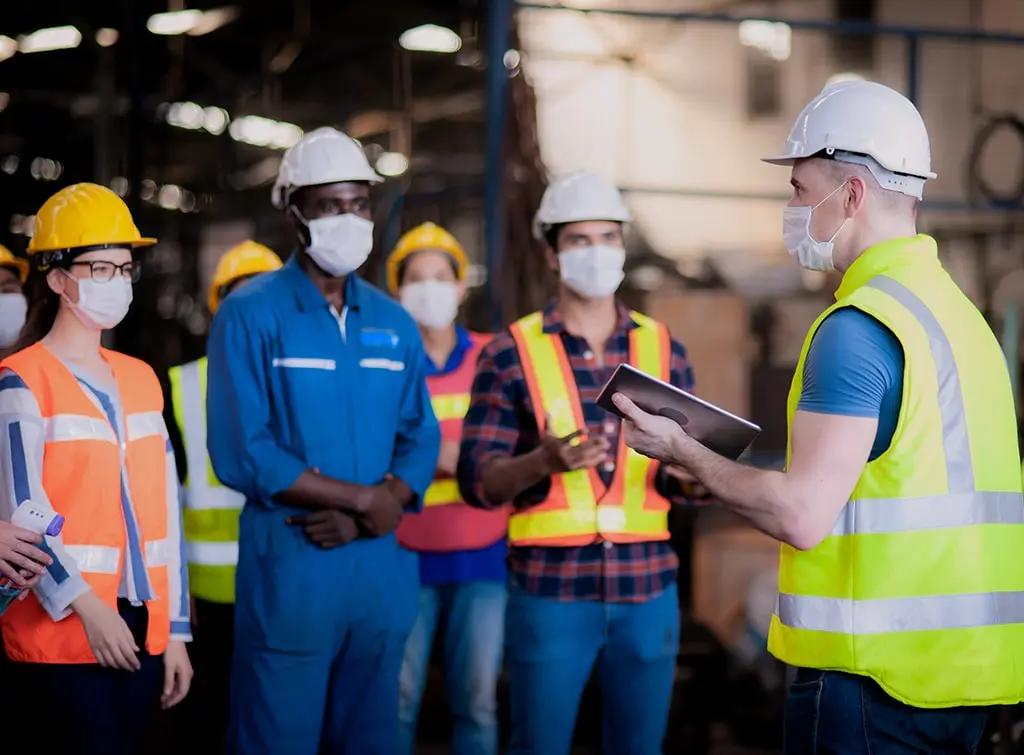 https://www.checkatrade.com/blog/wp-content/uploads/2023/11/hse-roles-and-responsibilities.jpg