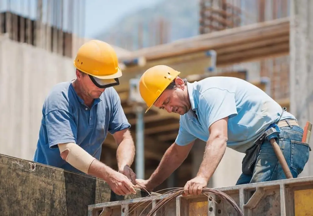 https://www.checkatrade.com/blog/wp-content/uploads/2025/02/find-recommended-builders-near-me-1-1024x706.jpeg