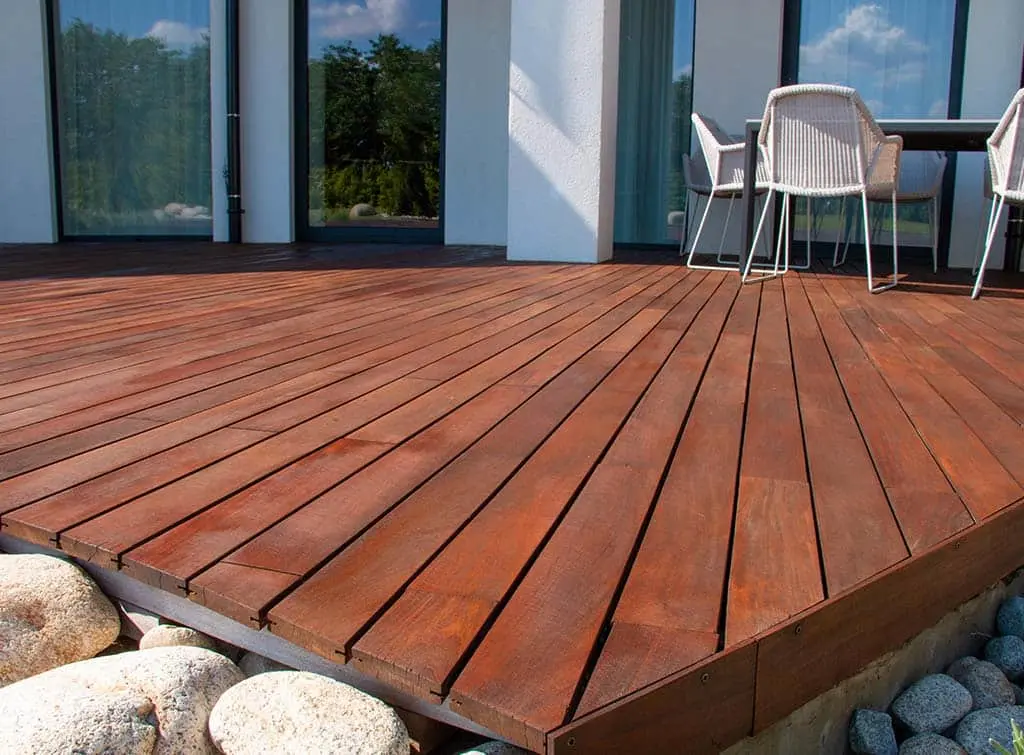 diagonal corner decking