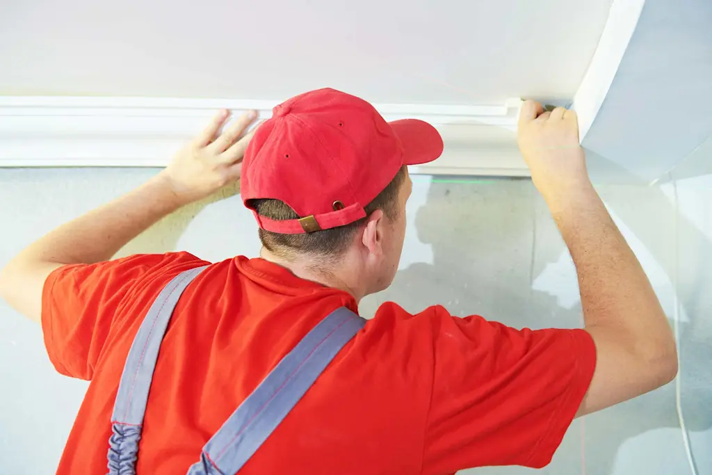 Should coving be put up before or after plastering?
