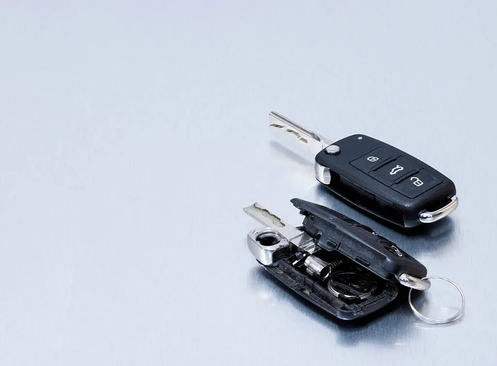 https://www.checkatrade.com/blog/wp-content/uploads/2020/08/remote-car-key-replacement-cost.jpg