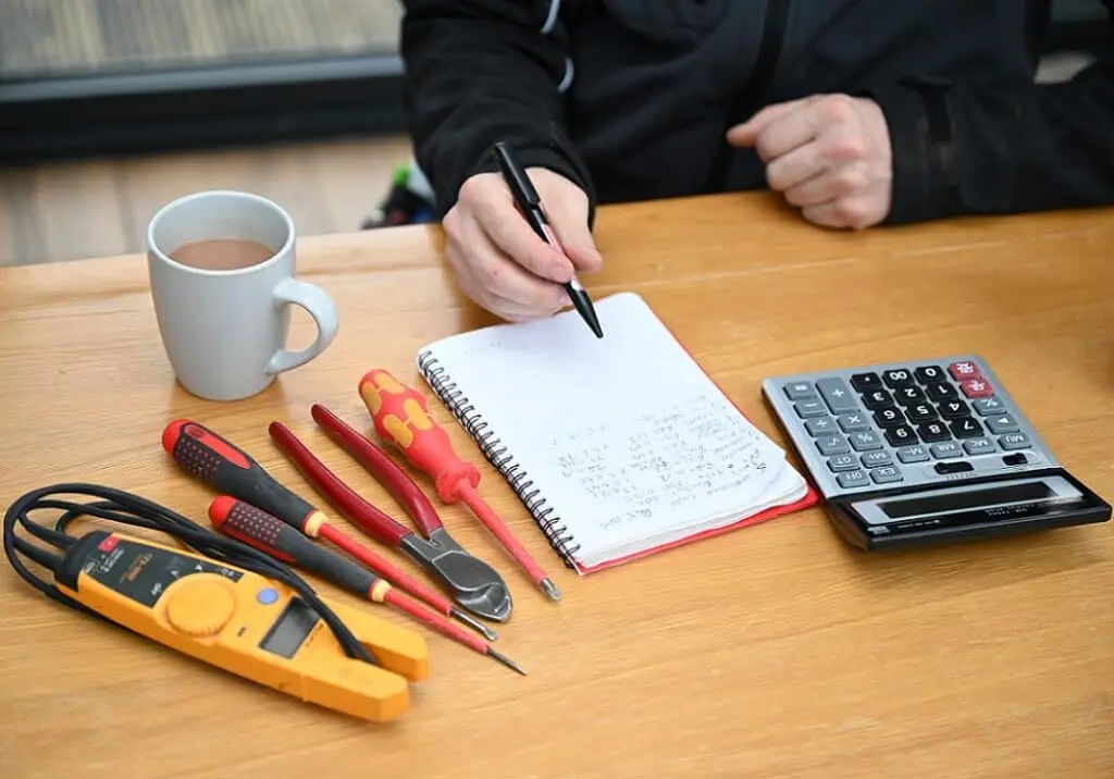 https://www.checkatrade.com/blog/wp-content/uploads/2021/04/saving-money-tips-for-small-business-1024x716.jpg