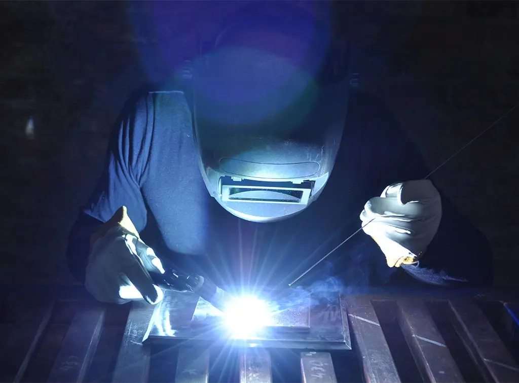 https://www.checkatrade.com/blog/wp-content/uploads/2024/05/How-to-become-a-welder-1.jpg