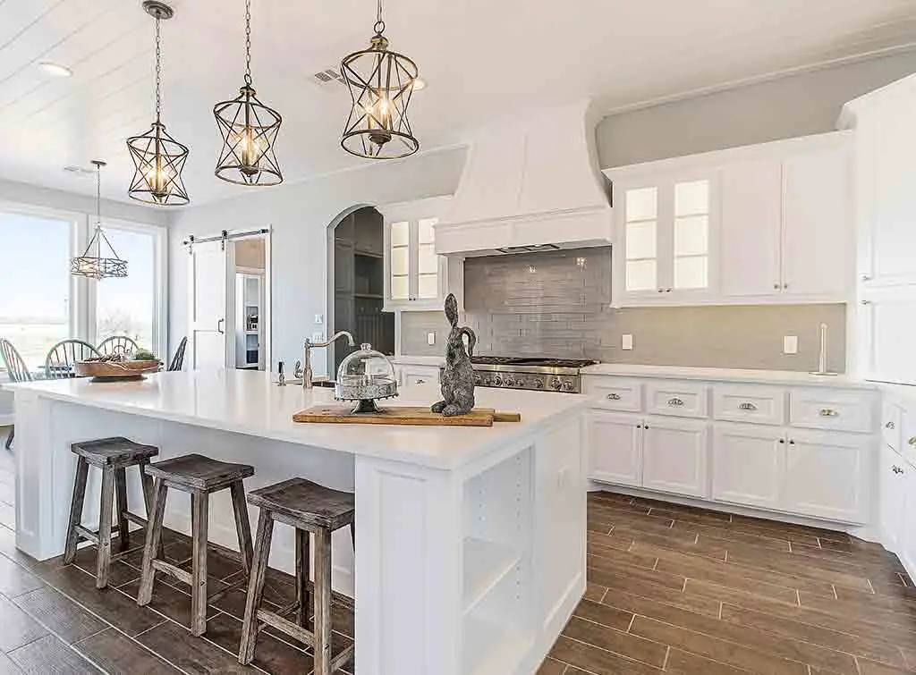 https://www.checkatrade.com/blog/wp-content/uploads/2022/03/Average-cost-of-bespoke-kitchen-cabinetry.jpg