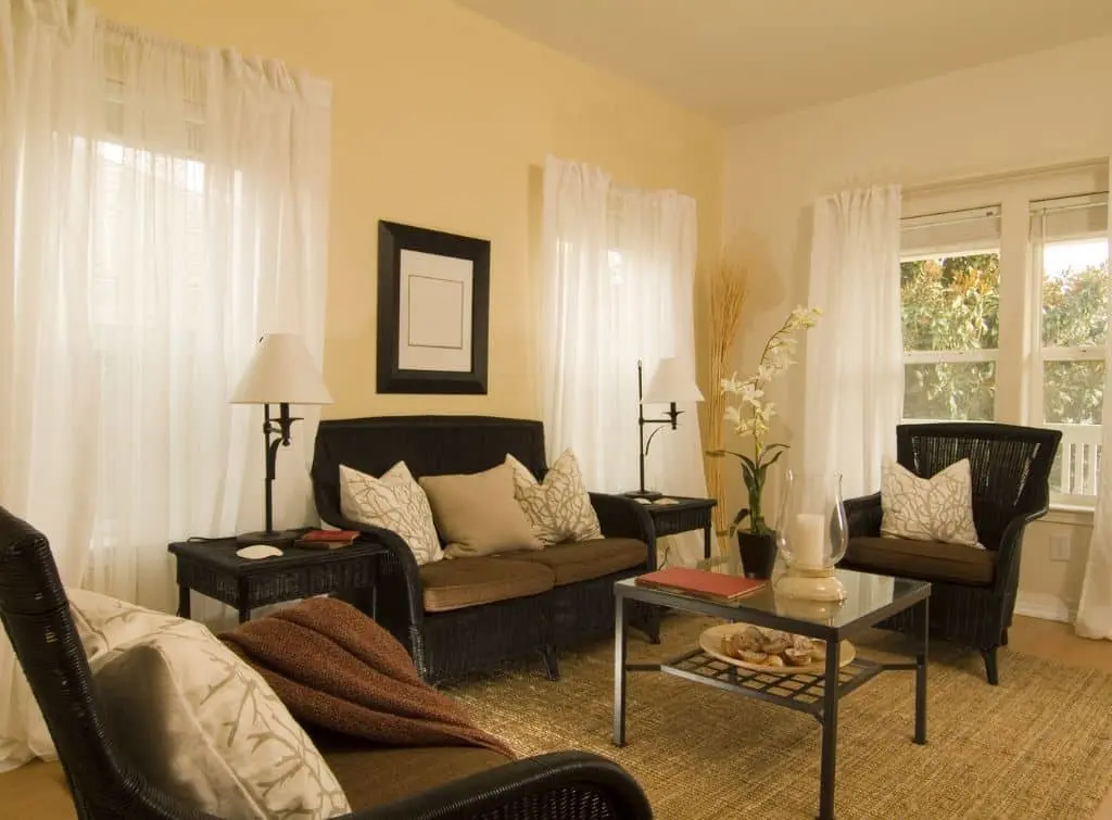 Elegant and simple cottage living room ideas for a cosy ambience 