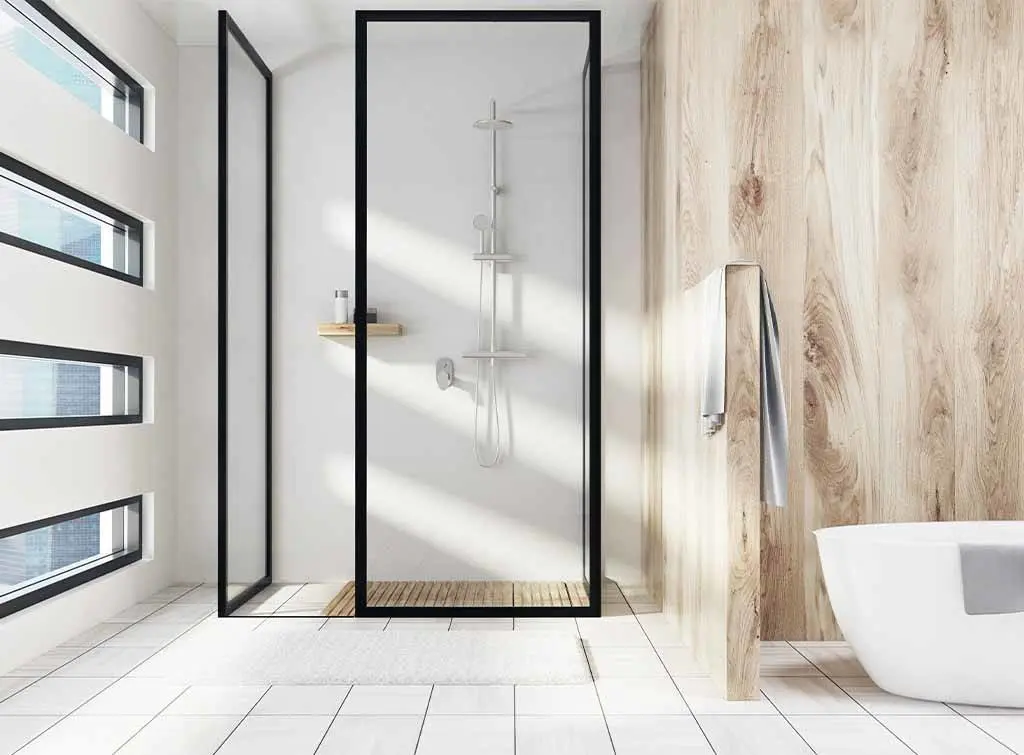 Industrial shower with seamless entry