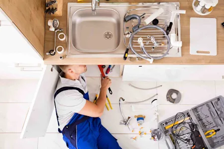 What is the best PPE for plumbers?