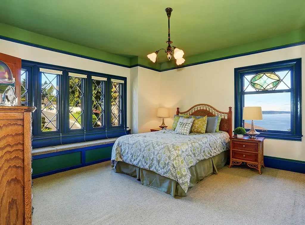 bright green ceiling idea
