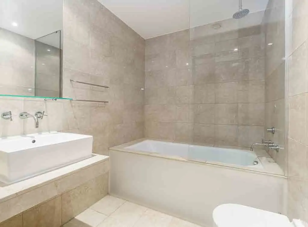 Modern small ensuite ideas