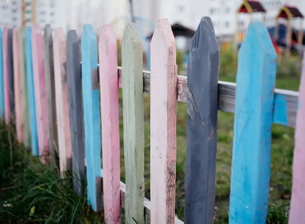 Painted and upcycled fence made from wood pallets