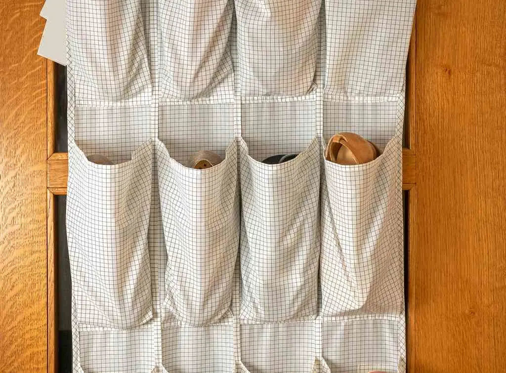 fabric-over-door-shoe-organiser-wooden-door