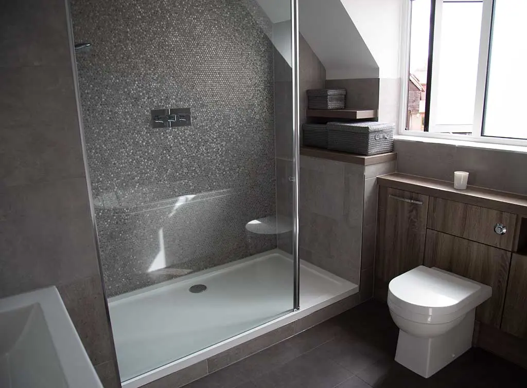 https://www.checkatrade.com/blog/wp-content/uploads/2019/09/bathroom-brillant-bathrooms.jpg