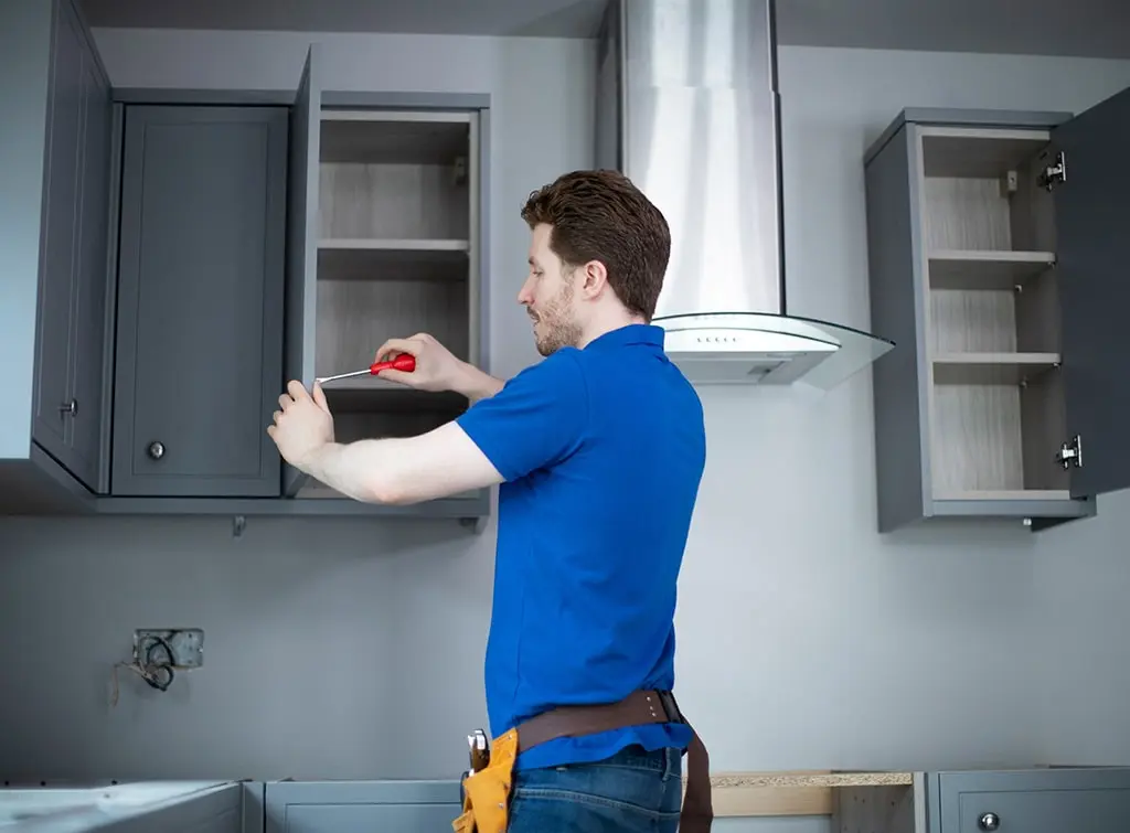 Replacement kitchen door fitter