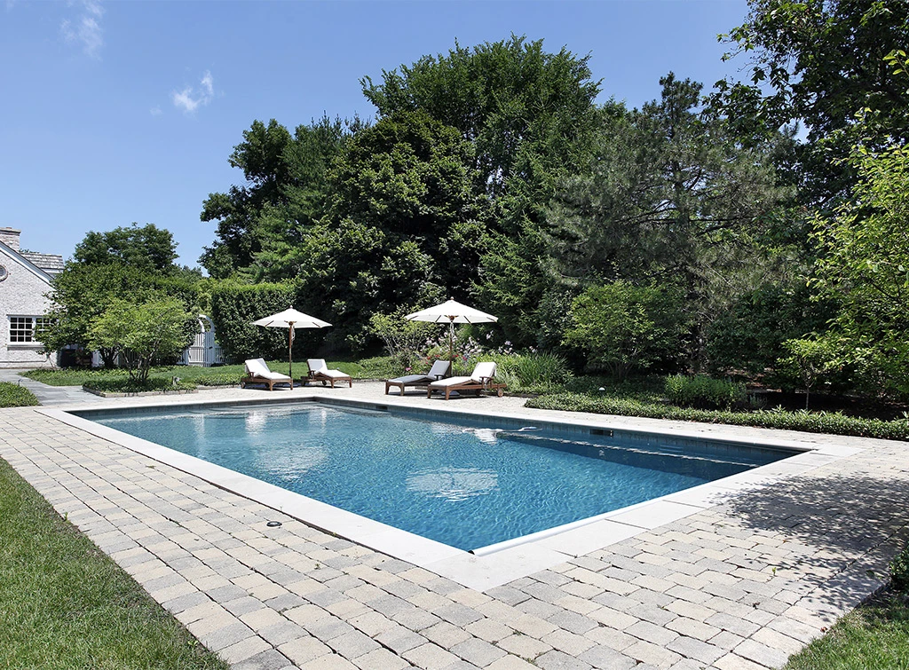 Outdoor swimming pool cost