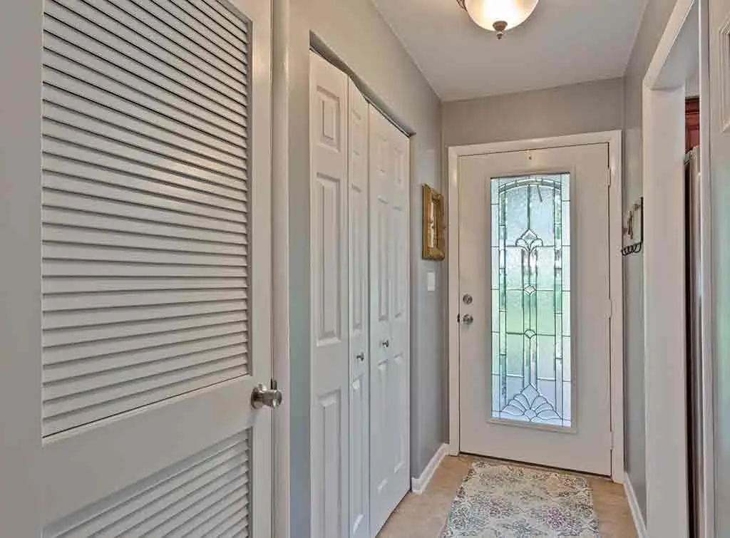 Flush ceiling light in an entrance hallway