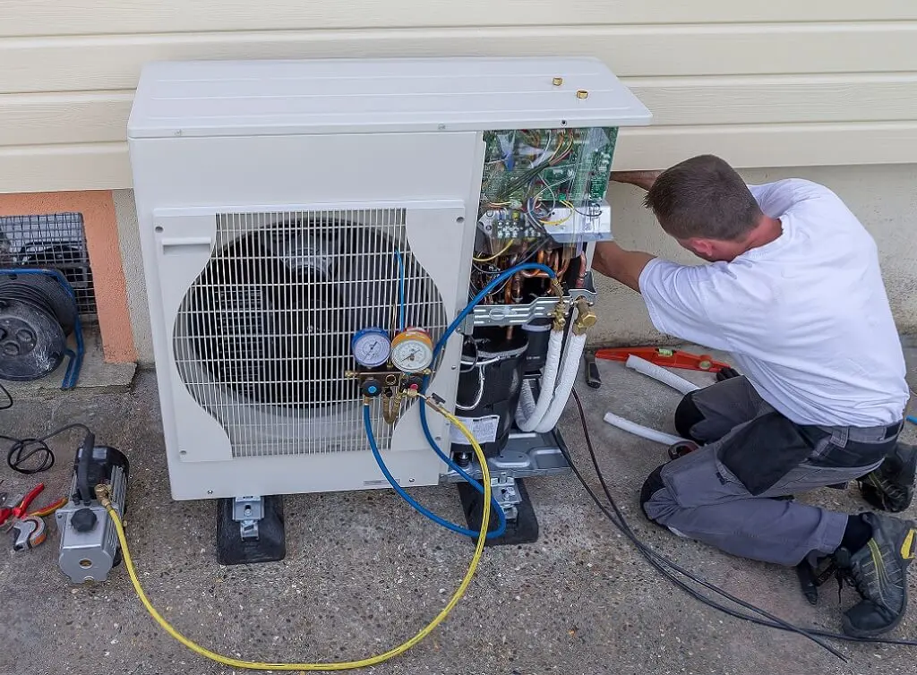 https://www.checkatrade.com/blog/wp-content/uploads/2024/10/installing-air-source-heat-pump-for-home-1.jpeg