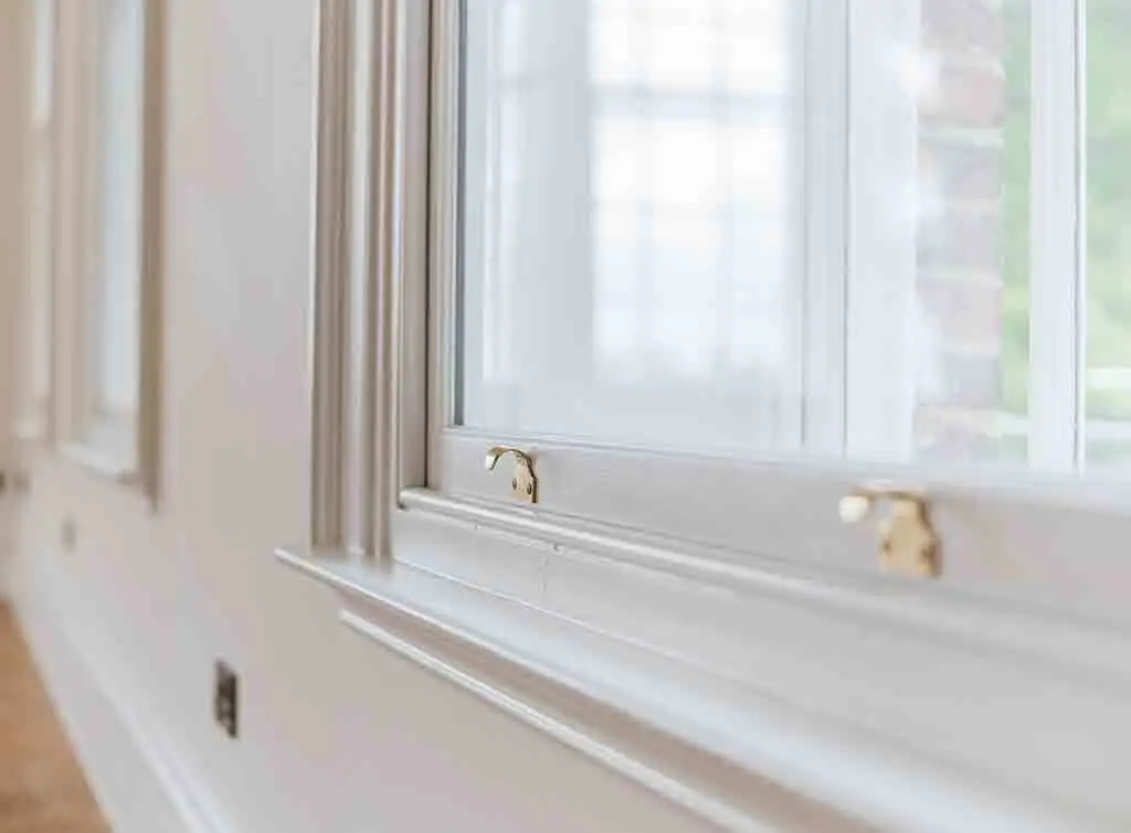 Sash window