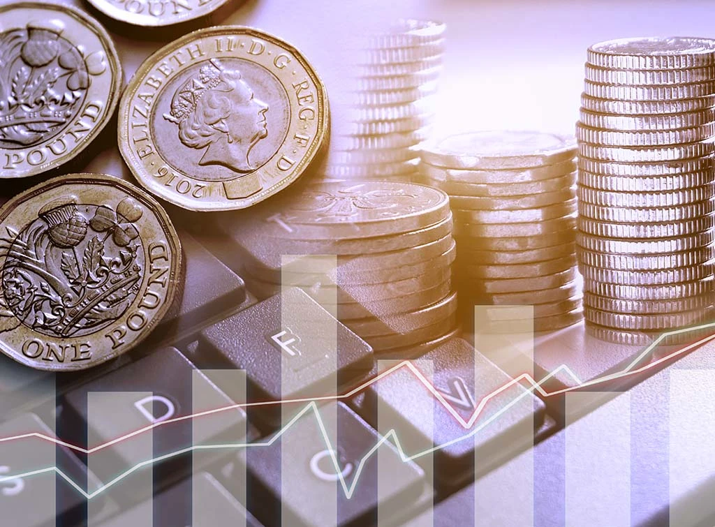 https://www.checkatrade.com/blog/wp-content/uploads/2022/06/What-are-the-roles-and-responsibilities-of-a-director-in-a-company-salary.jpg