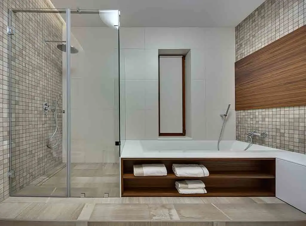 https://www.checkatrade.com/blog/wp-content/uploads/2021/02/Light-bath-tile-idea.jpg