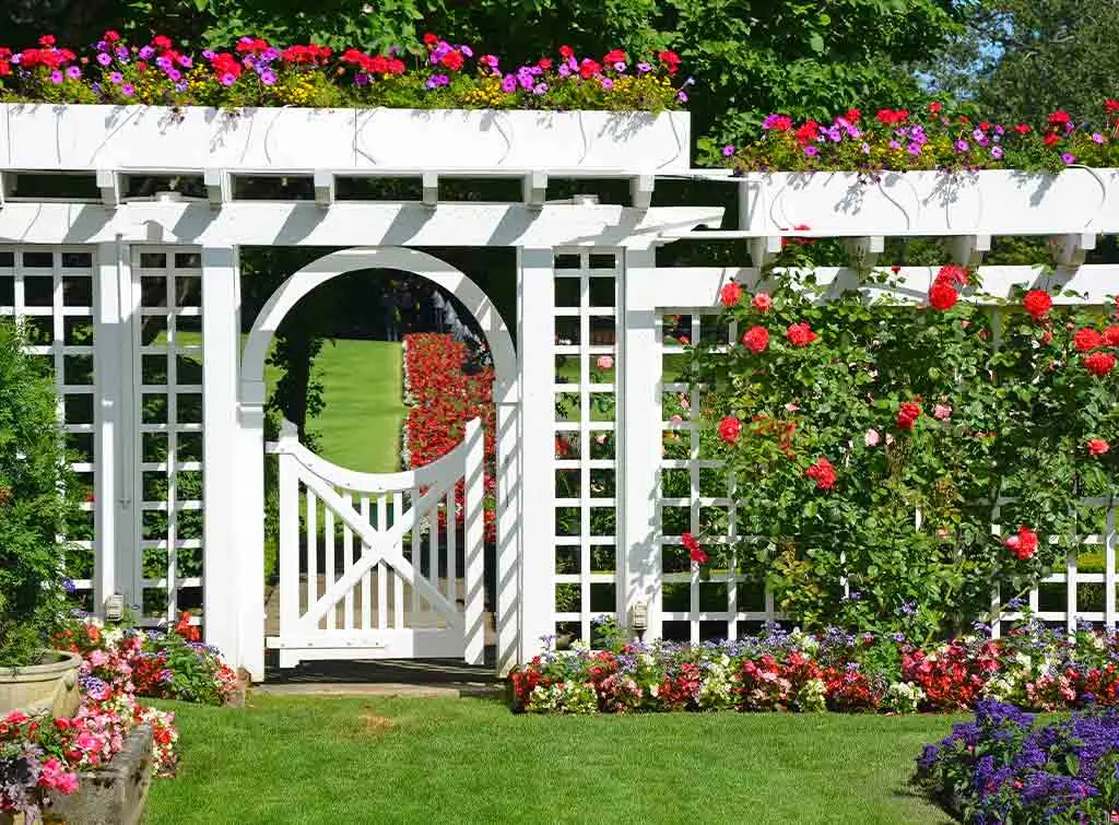Garden fence for screening