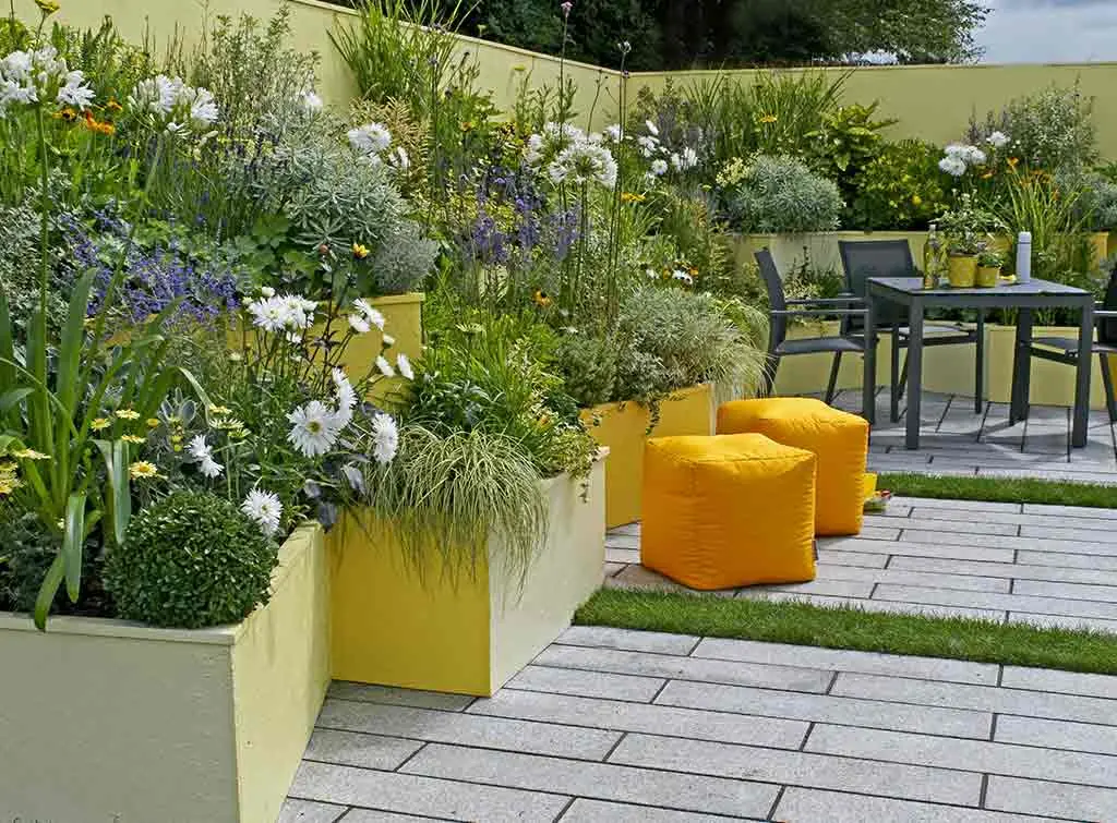 Paving ideas for a contemporary garden
