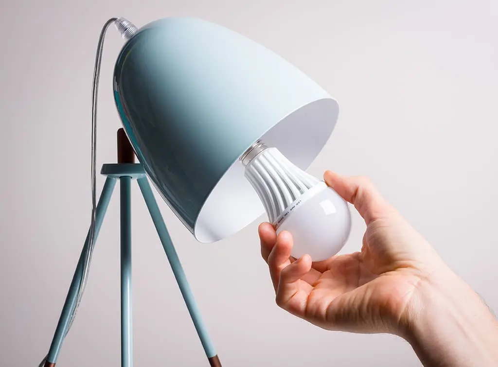 LED bulb for table lamp