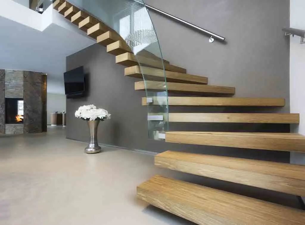 Spiral floating steps in a sleek design 
