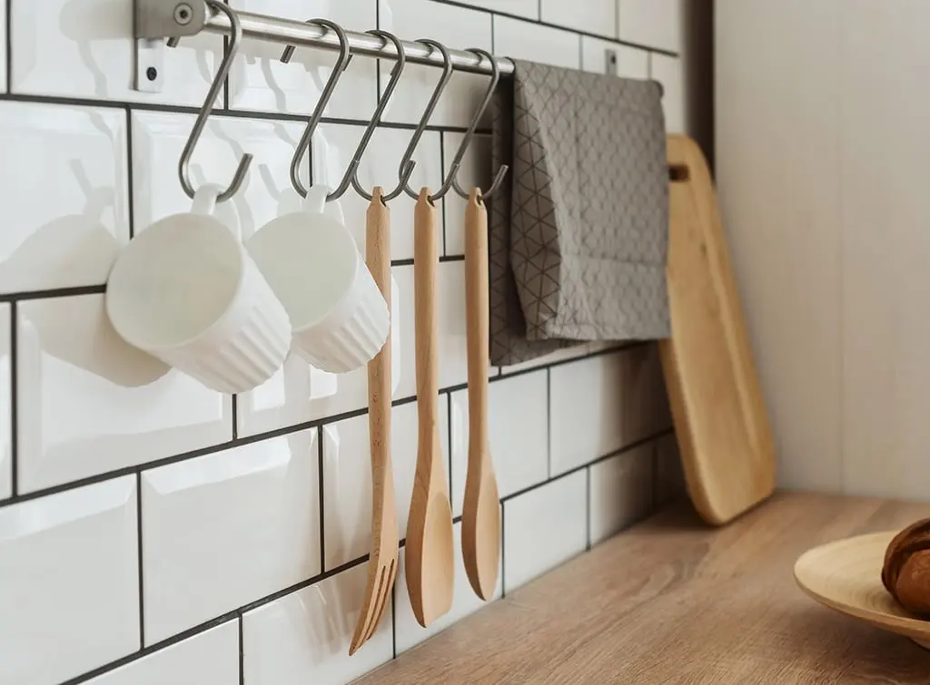 bevelled edge metro splashback ideas