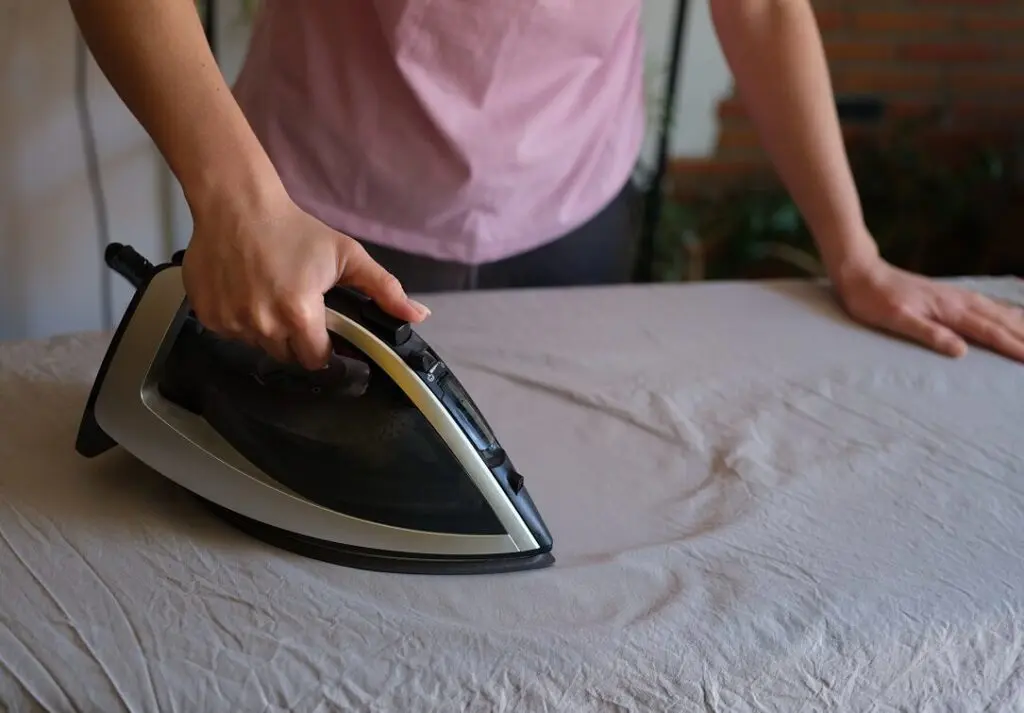 https://www.checkatrade.com/blog/wp-content/uploads/2025/03/local-friendly-ironing-service-1024x713.jpeg