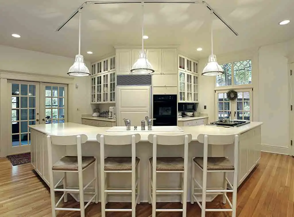 D-Shaped White and Neutral breakfast bar design