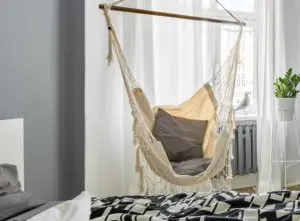 How to hang a hammock in your bedroom
