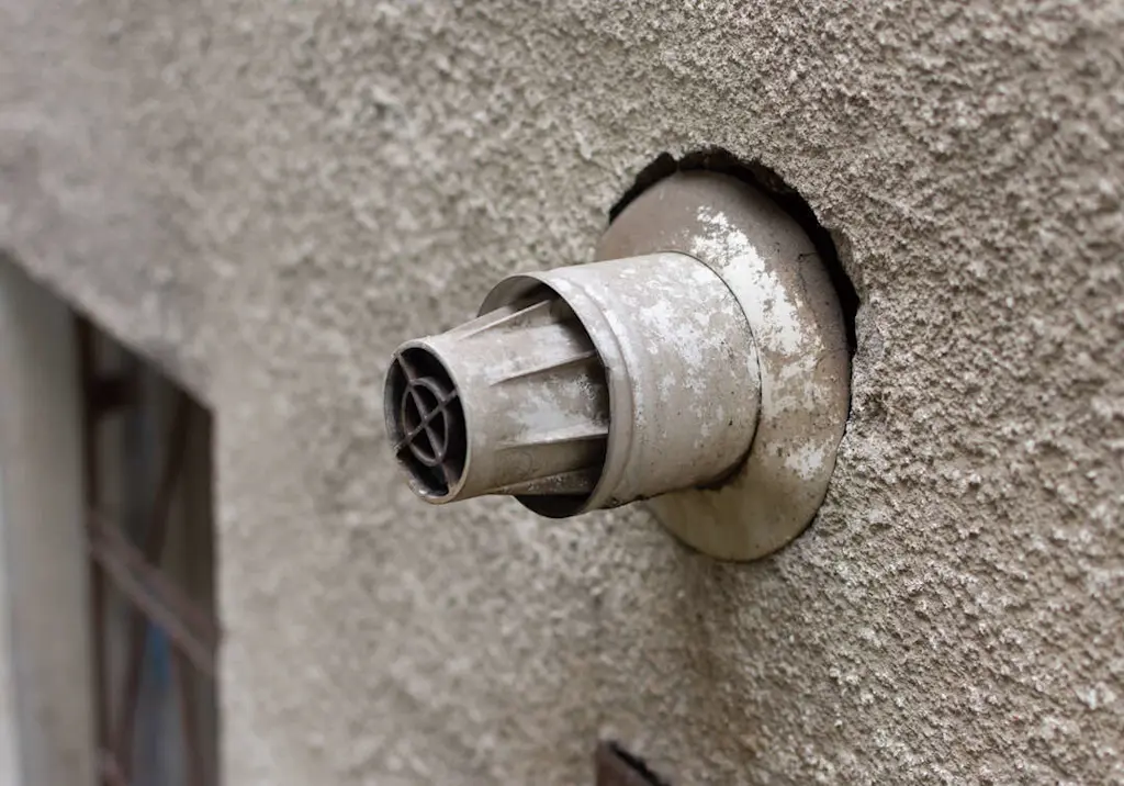 external-wall-vent-outlet-close-up (1)