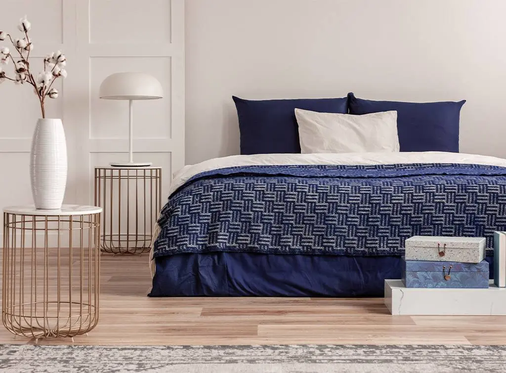 Navy-blue-bedroom-decorating-ideas