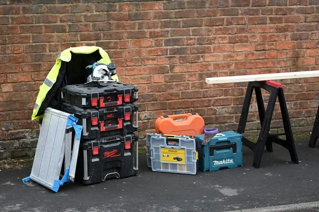 https://www.checkatrade.com/blog/wp-content/uploads/2023/09/small-business-sop-1024x682.jpg